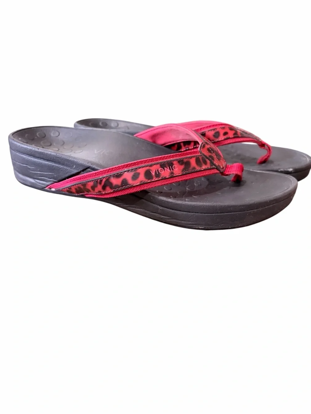 VIONIC High Tide Flip-Flops Platform Thongs Red Leopard Print Sandal Womens
